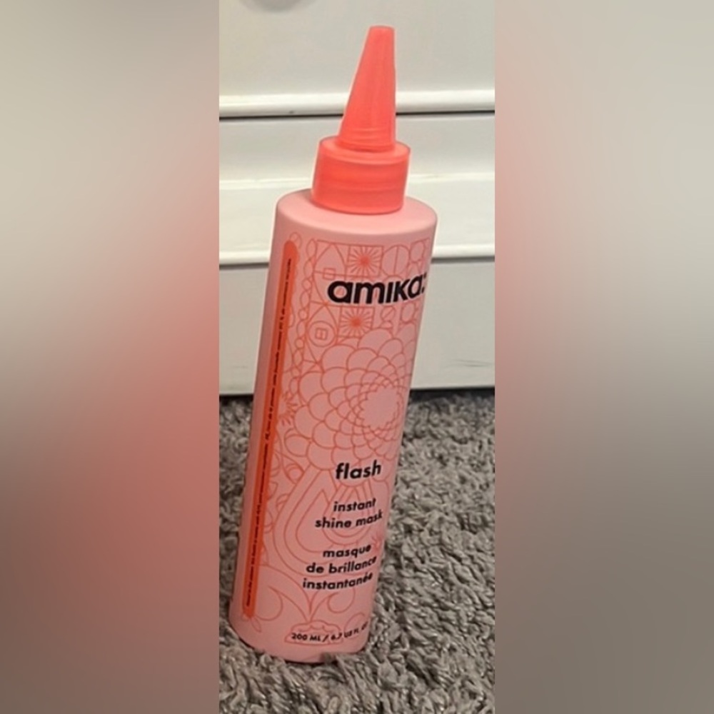 AMIKA FLASH hair mask.